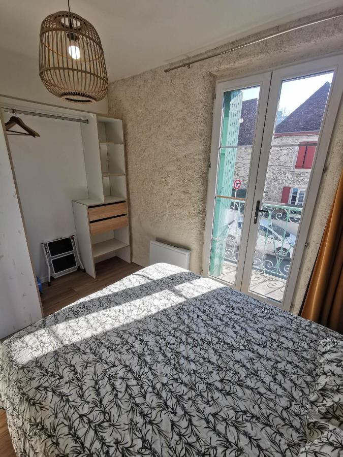 Les Appartements Du Centre, Refaits A Neuf, Climatises, Hyper Centre, 50M A Pieds Des Commerces, Restaurants, Parking Gratuit Salies-de-Bearn Bagian luar foto